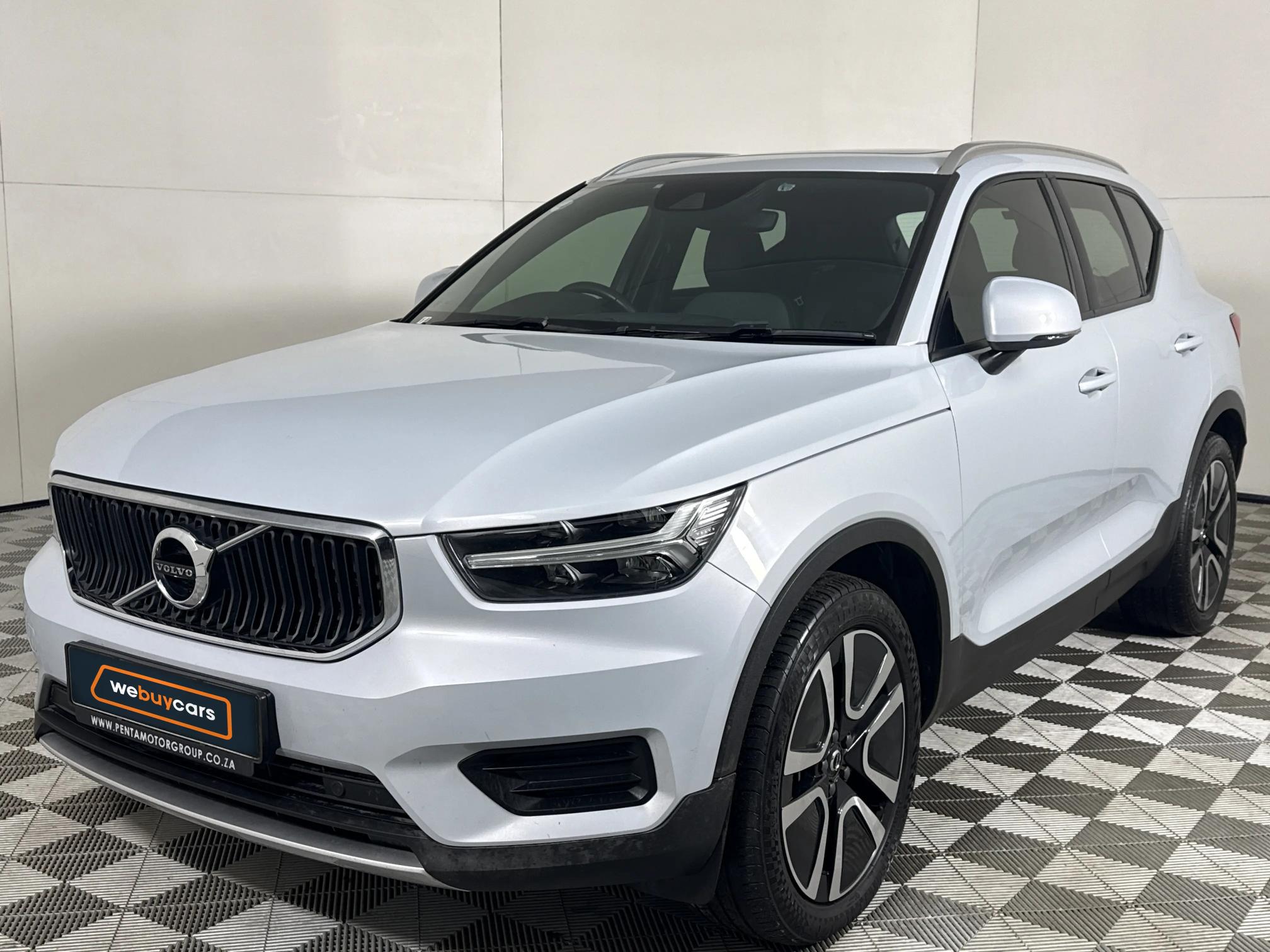 Used 2021 Volvo XC40 T4 Momentum
