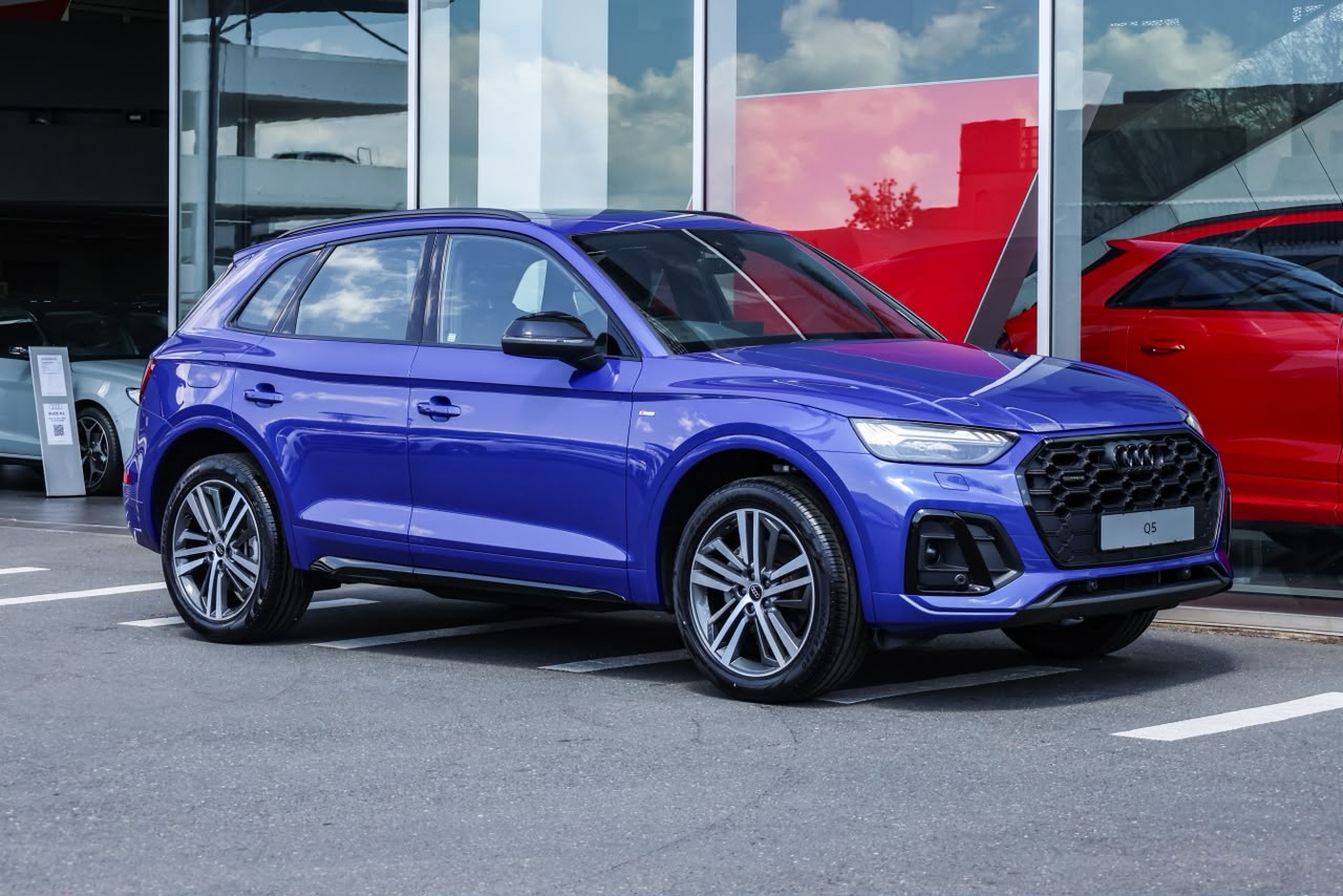 New 2024 Audi Q5 40TDI quattro Black Edition