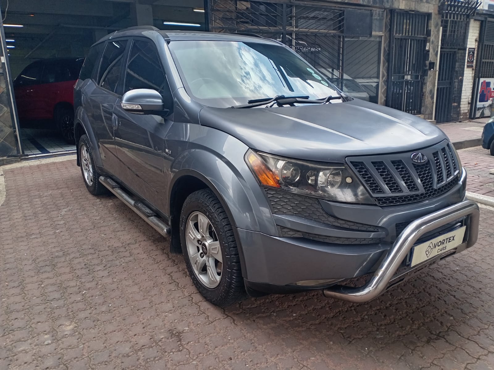 Used 2013 Mahindra XUV300 1.5TD W4