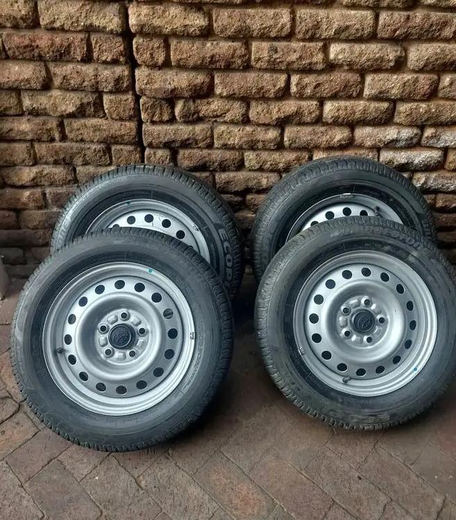 Toyota rumion rims and tyre
