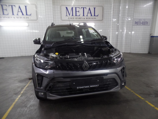 Used 2025 RENAULT TRIBER 1.0 ICONIC AMT