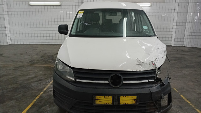 Used 2015 VOLKSWAGEN CADDY MAXI CREWBUS 2.0 TDi