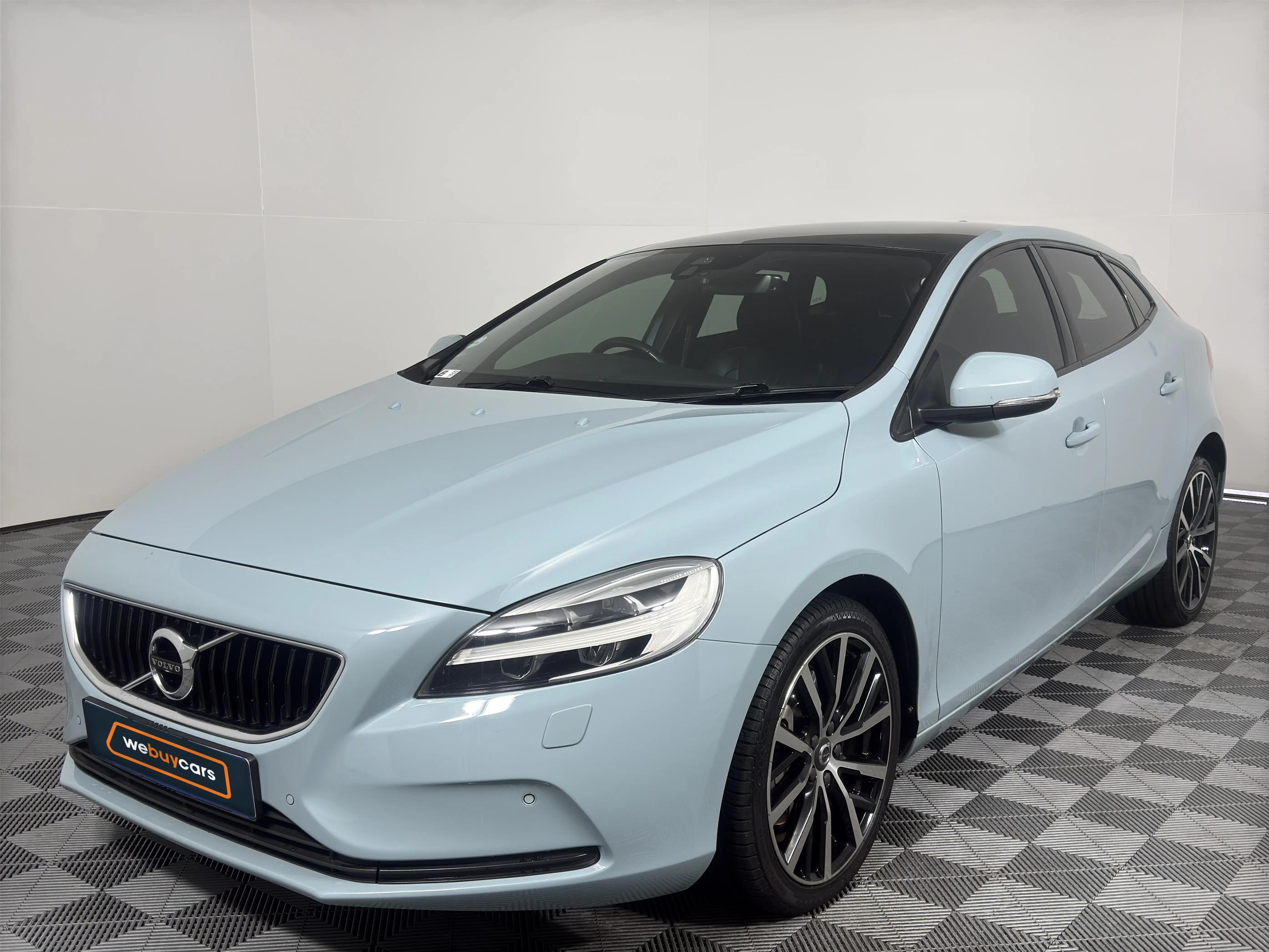 Used 2019 Volvo V40 D4 Inscription