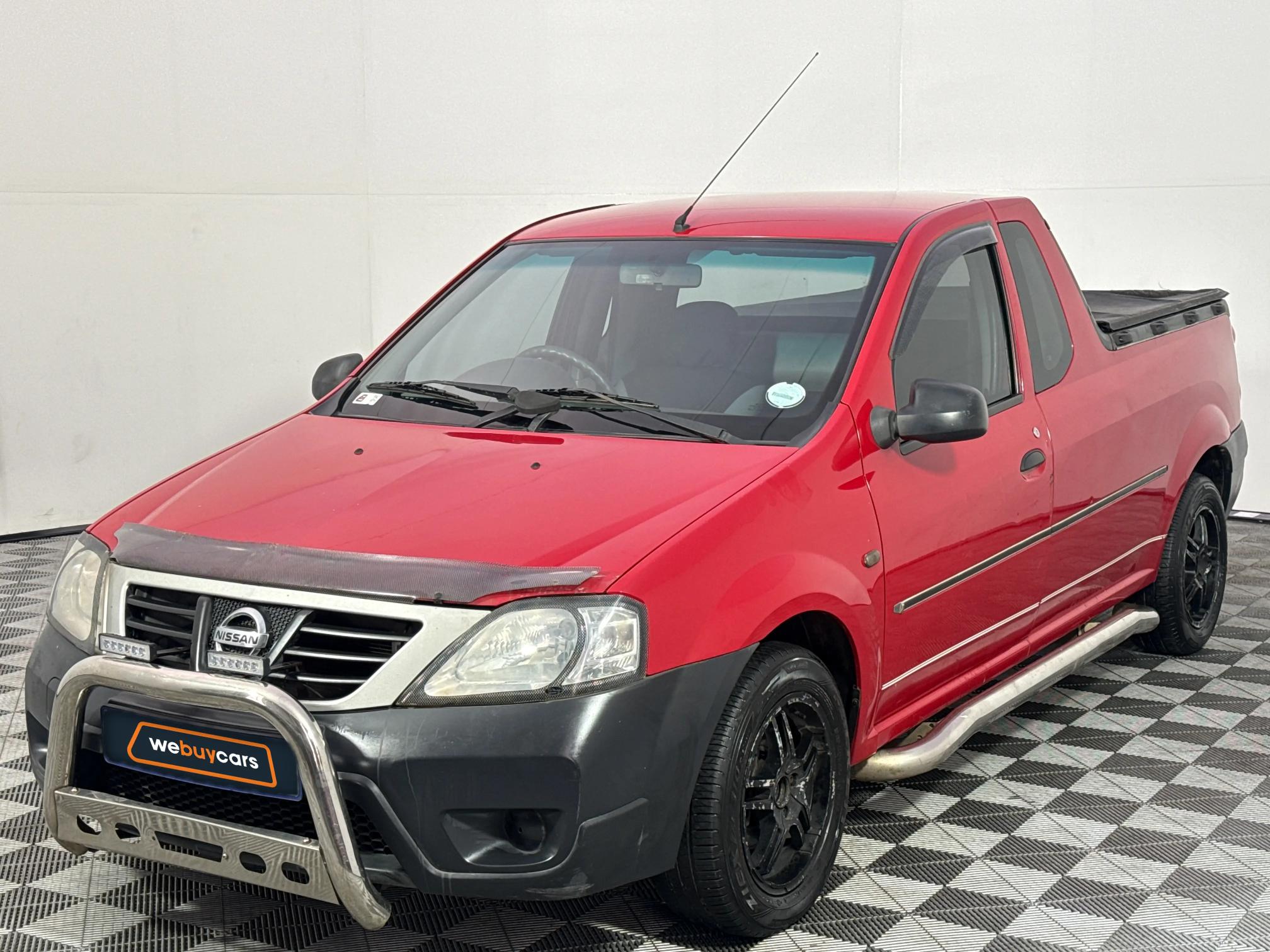Used 2011 Nissan NP200 1.6i safety pack