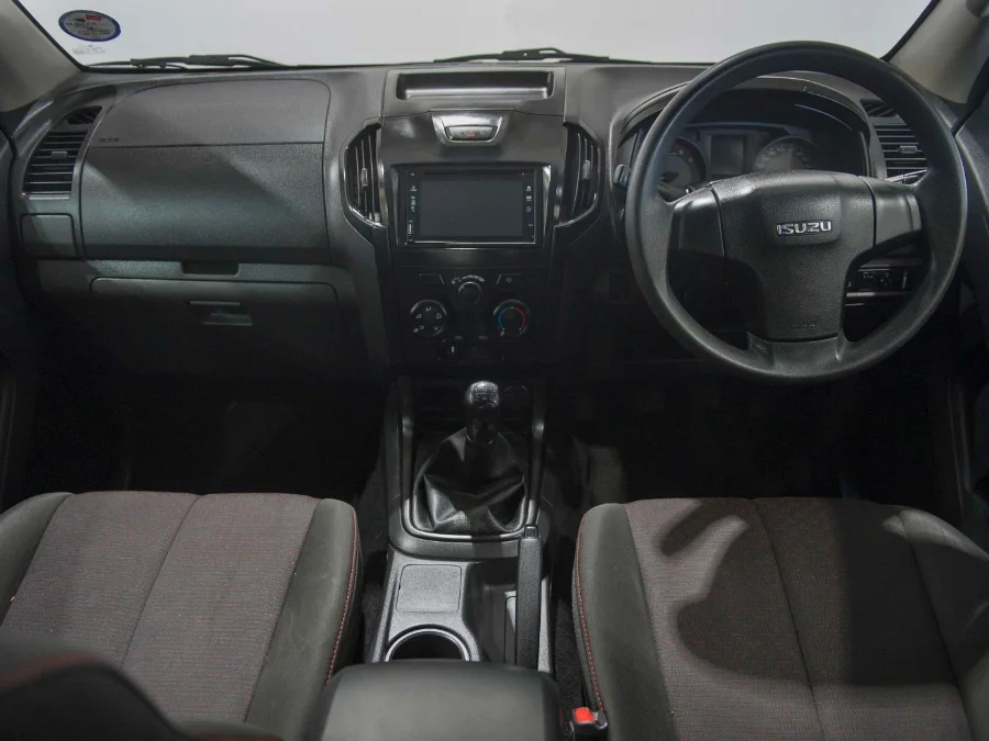 Used 2018 Isuzu D-Max Gen 6 250 double cab Hi-Ride manual - Exclusive Auto Used 2018 Isuzu D-Max Gen 6 250 double cab Hi-Ride manual - Exclusive Auto