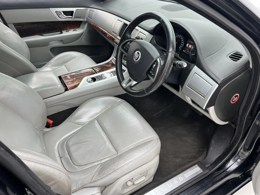 Used 2014 Jaguar XF 2.2D Premium Luxury - EBK Auto Used 2014 Jaguar XF 2.2D Premium Luxury - EBK Auto