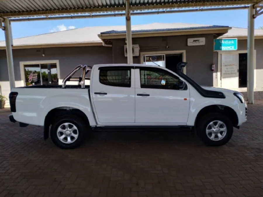 Used 2022 Isuzu D-Max Gen 6 250 double cab Hi-Ride manual - Auto World KlerKsdorp Used 2022 Isuzu D-Max Gen 6 250 double cab Hi-Ride manual - Auto World KlerKsdorp