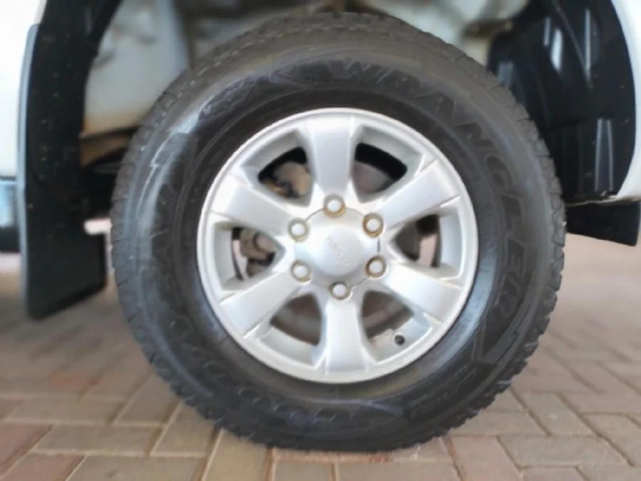 Used 2022 Isuzu D-Max Gen 6 250 double cab Hi-Ride manual - Auto World KlerKsdorp Used 2022 Isuzu D-Max Gen 6 250 double cab Hi-Ride manual - Auto World KlerKsdorp