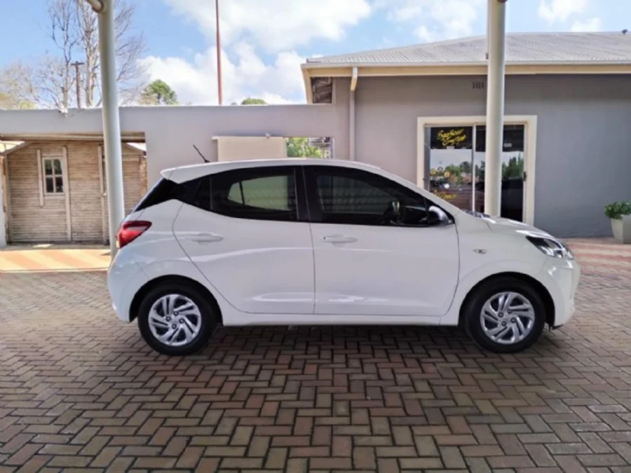 Used 2021 Hyundai Grand i10 1.0 hatch Motion manual - Auto World KlerKsdorp Used 2021 Hyundai Grand i10 1.0 hatch Motion manual - Auto World KlerKsdorp