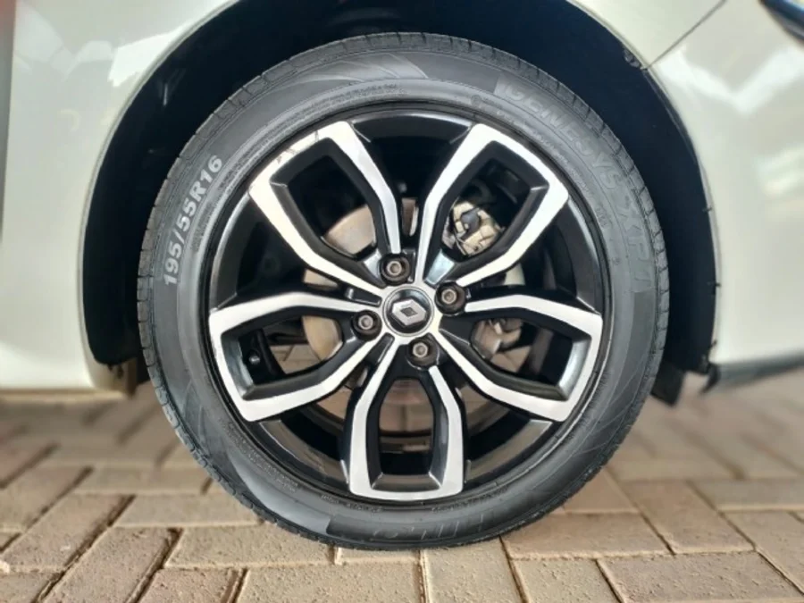 Used 2018 Renault Clio 66kW turbo Dynamique - Auto World KlerKsdorp Used 2018 Renault Clio 66kW turbo Dynamique - Auto World KlerKsdorp