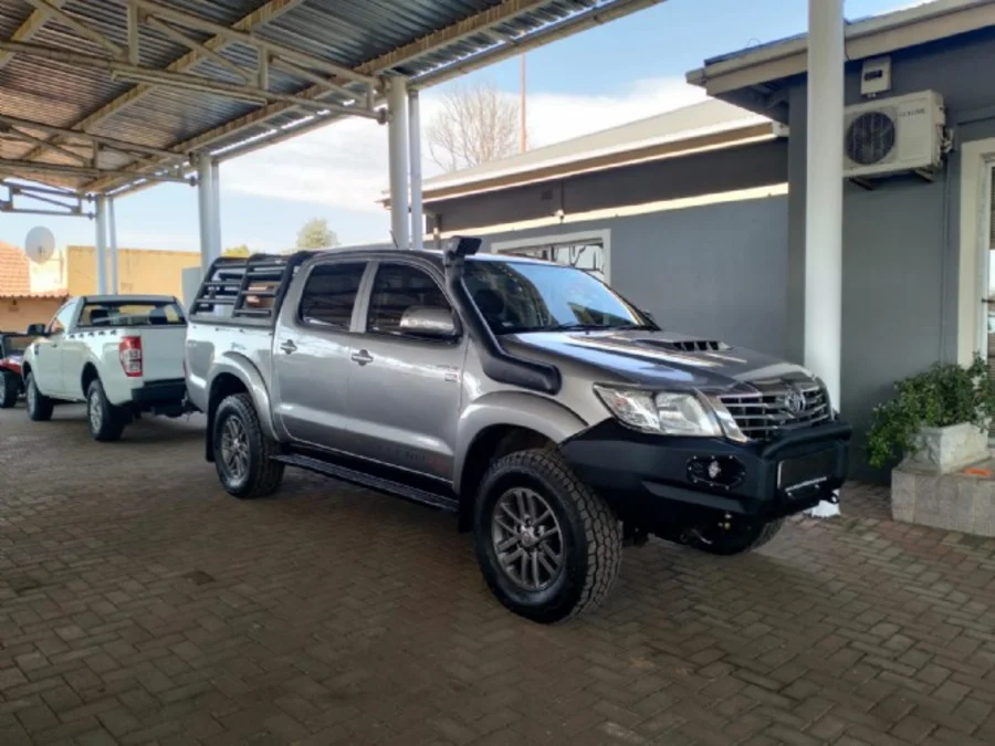 Used 2015 Toyota Hilux 3.0D-4D double cab 4x4 Raider Legend 45 auto - Auto World KlerKsdorp