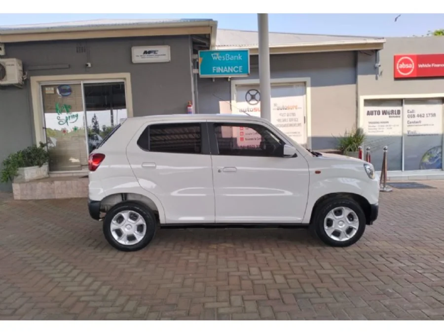 Used 2023 Suzuki S-Presso 1.0 GL manual - Auto World KlerKsdorp Used 2023 Suzuki S-Presso 1.0 GL manual - Auto World KlerKsdorp