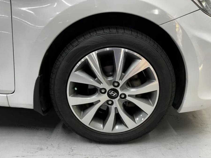 Used 2018 Hyundai Accent sedan 1.6 Fluid - Crescent Car Sales Used 2018 Hyundai Accent sedan 1.6 Fluid - Crescent Car Sales