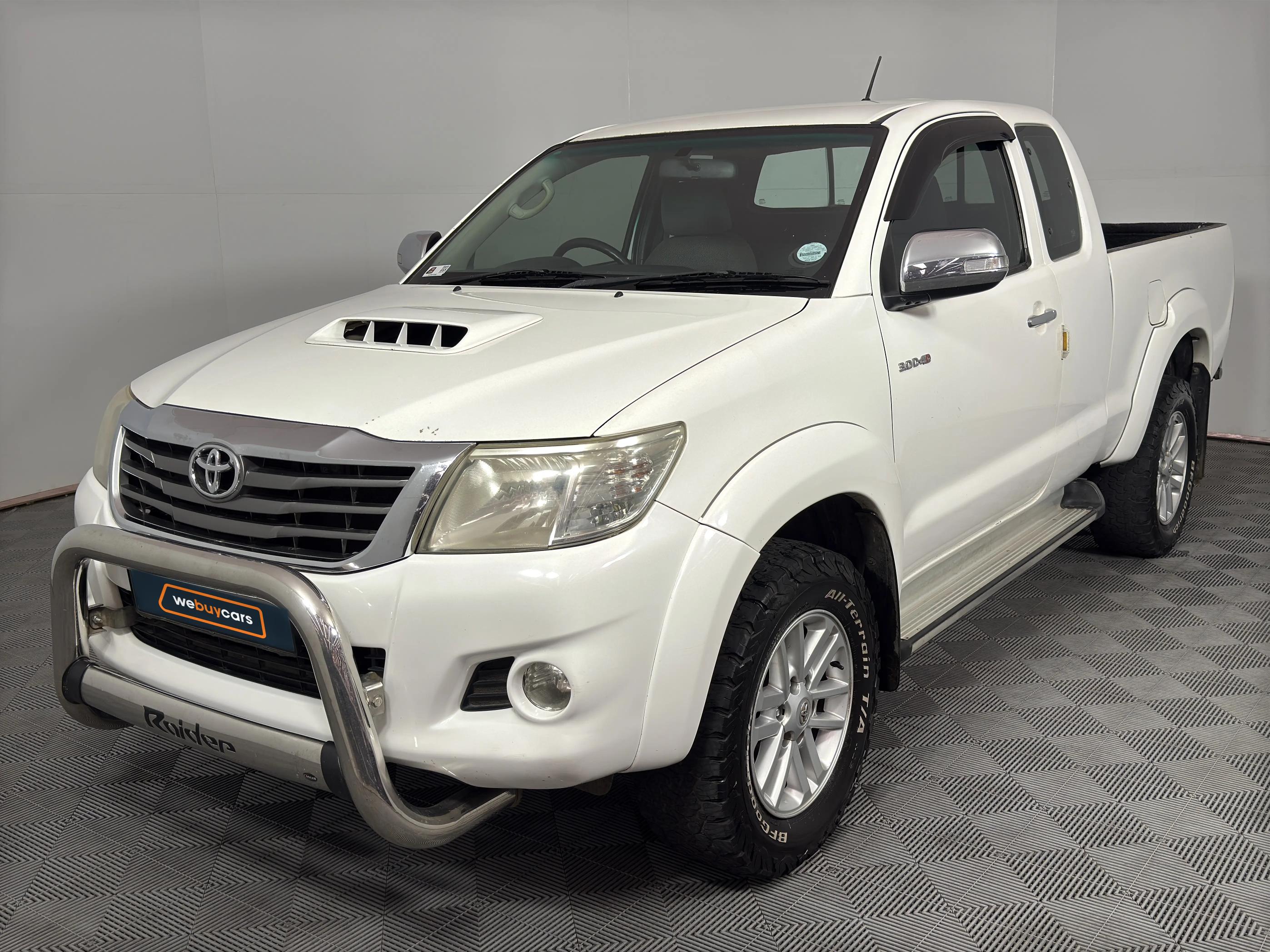 Used 2014 Toyota Hilux 3.0D-4D Xtra cab Raider Dakar edition