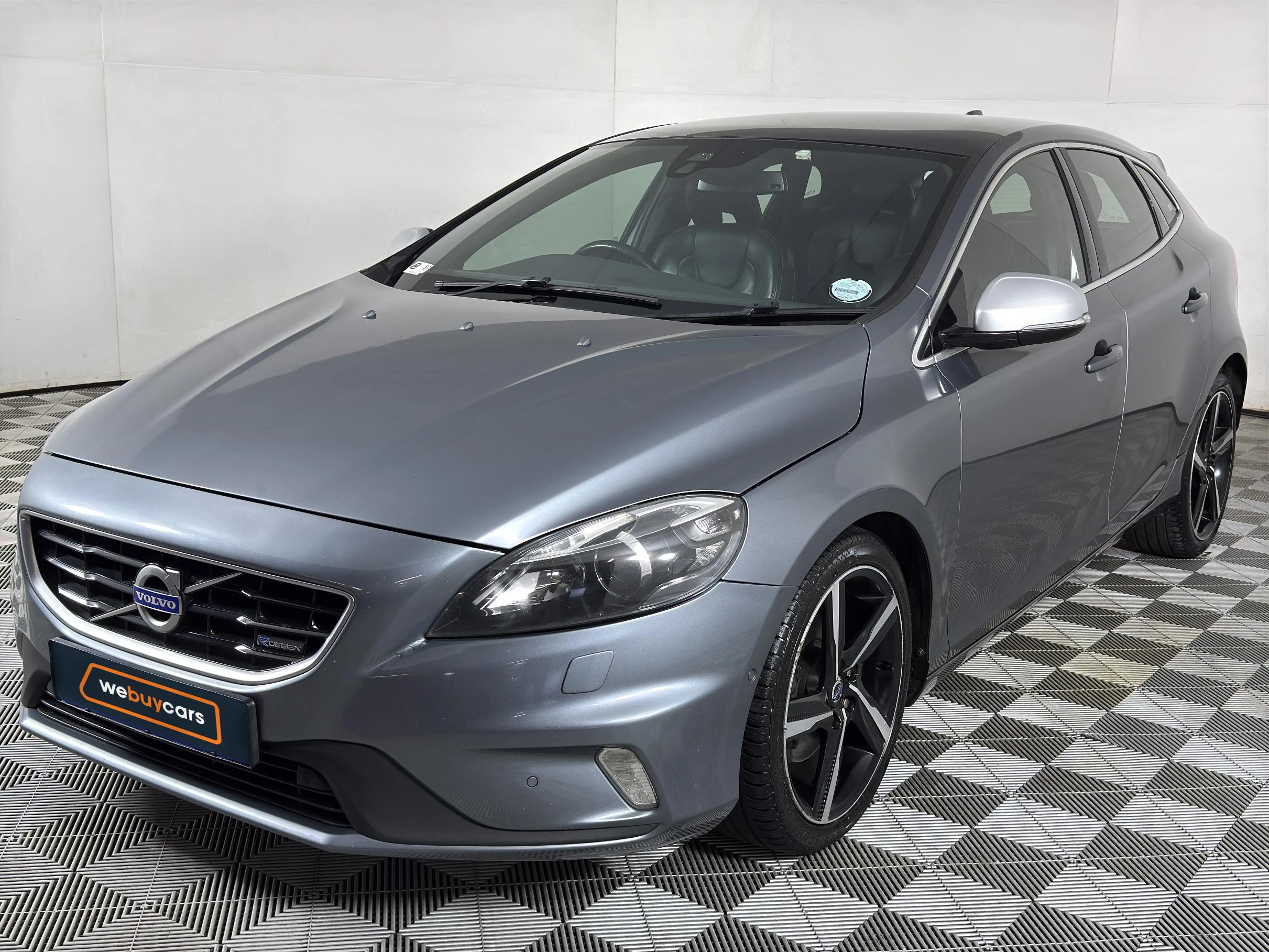 Used 2014 Volvo V40 T3 R-Design