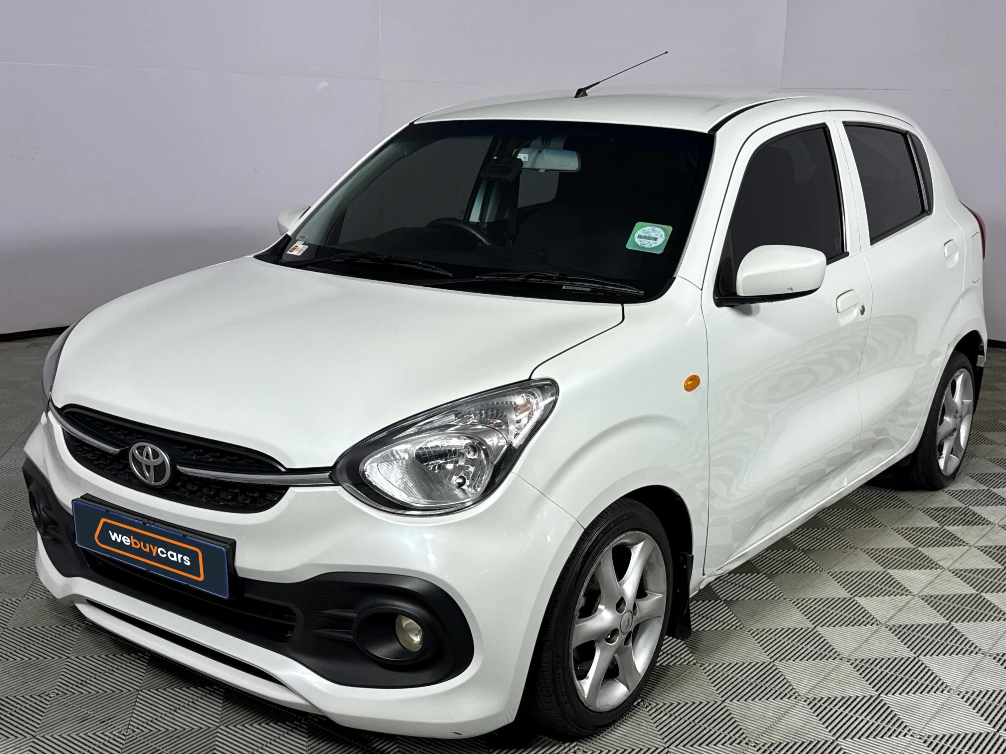 Used 2025 Toyota Vitz 1.0 XR manual