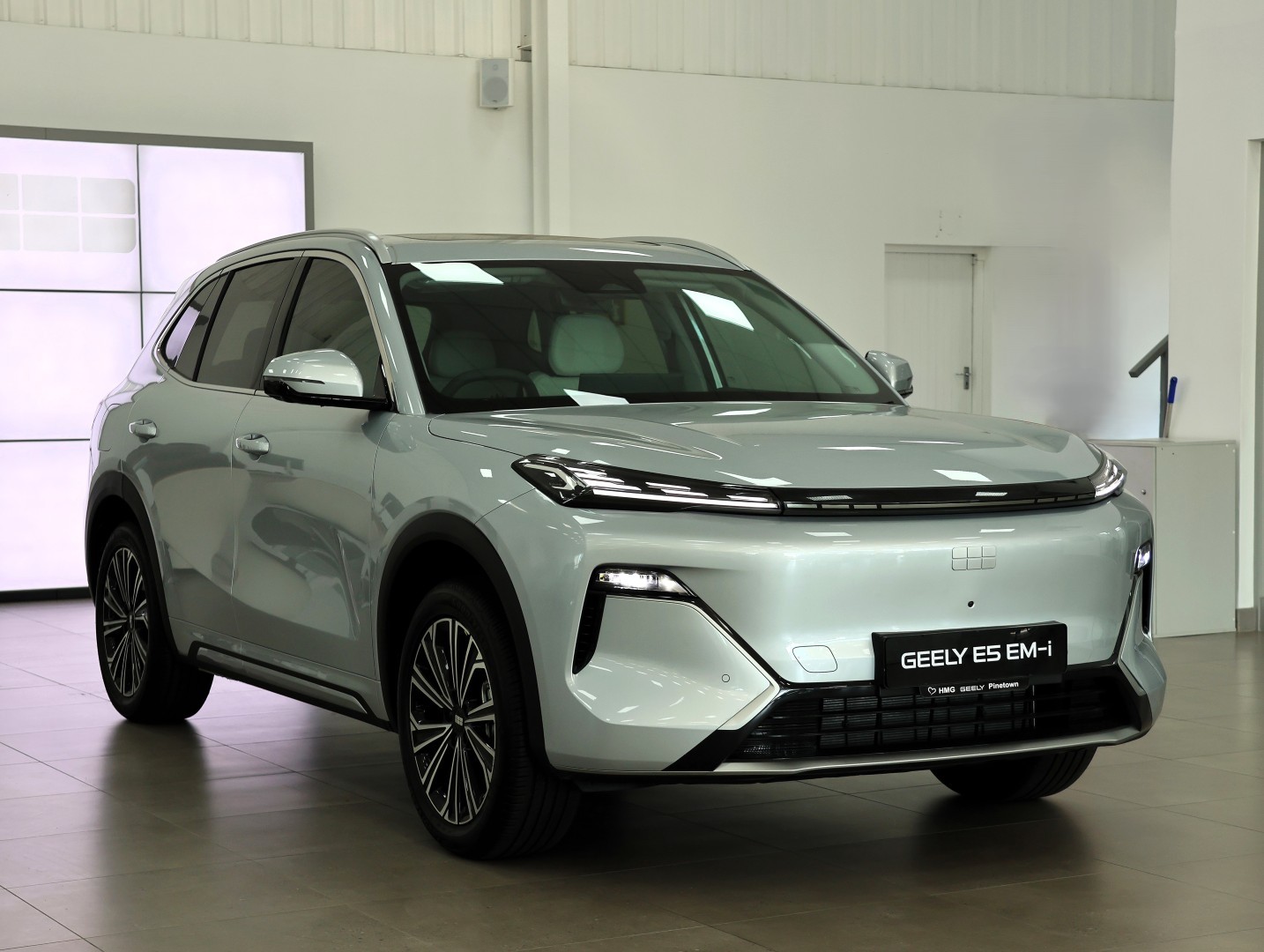 New 2026 Geely E5 EM-i Apex