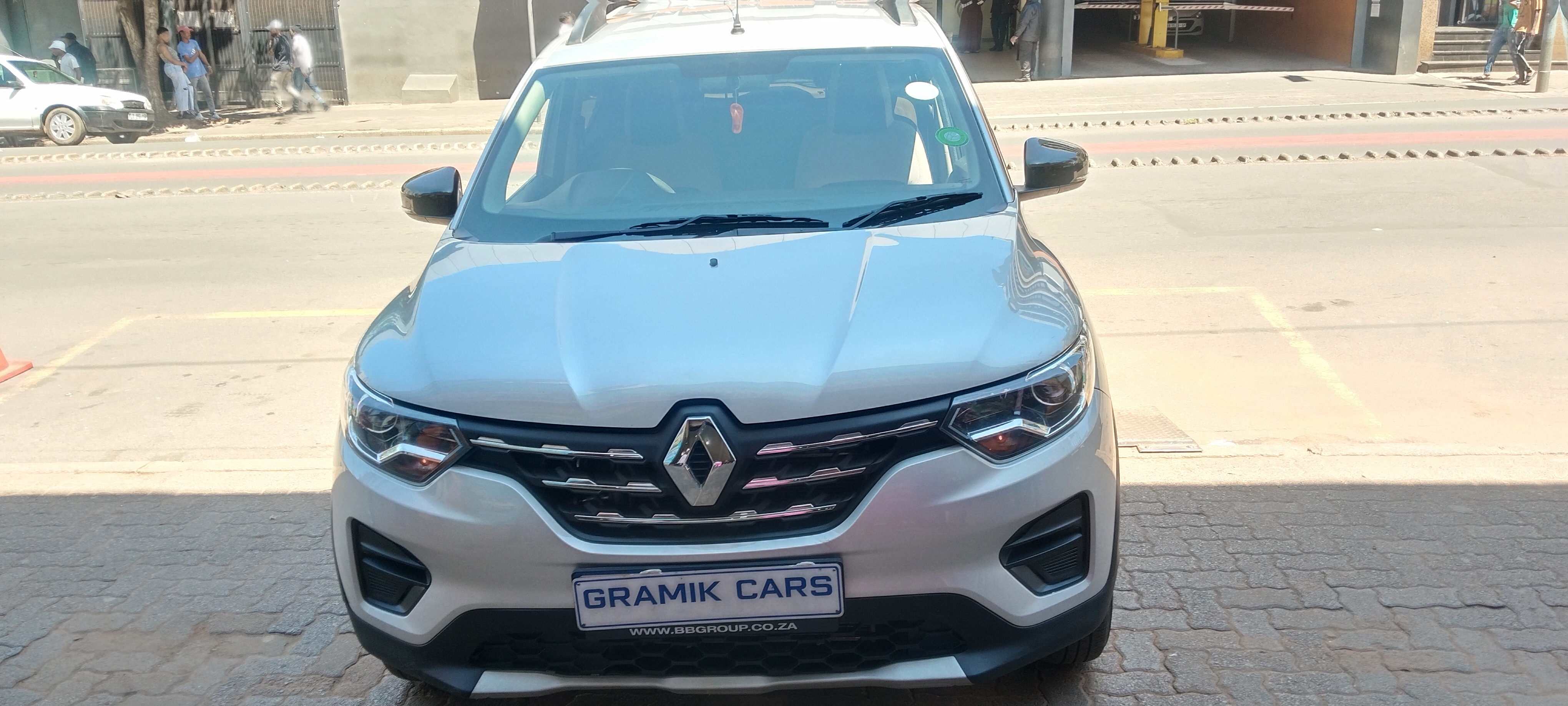 Used 2025 Renault Triber 1.0 Dynamique