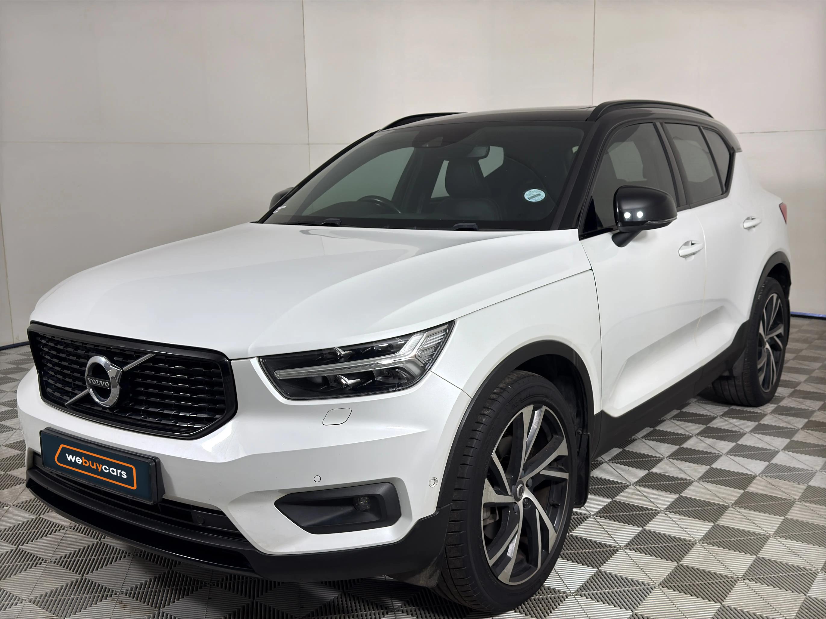 Used 2018 Volvo XC40 D4 AWD R-Design