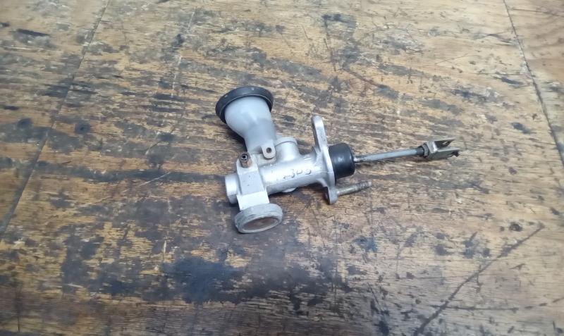 Second Hand Clutch Master Cylinder For TOYOTA LAND CRUISER 100 VX TD