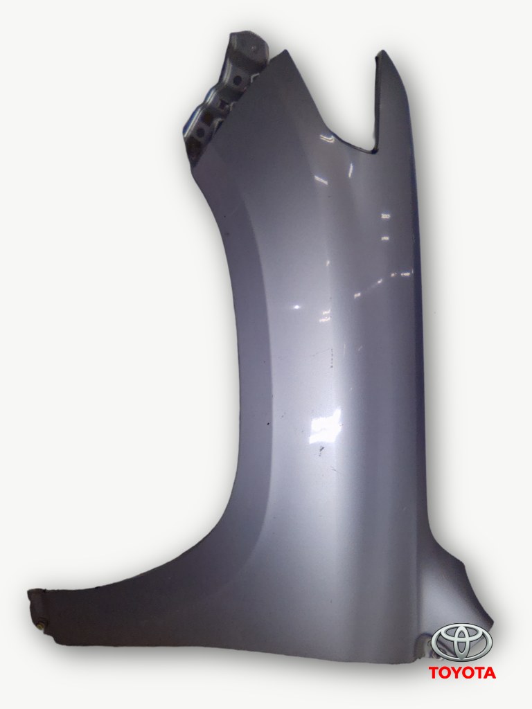 Second Hand Left Front Fender For TOYOTA LANDCRUISER 200 V8 4.6 VX A/T