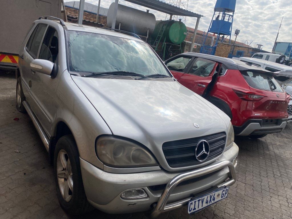 Used 2002 MERCEDES BENZ MECERDES BENZ ML270 CDI