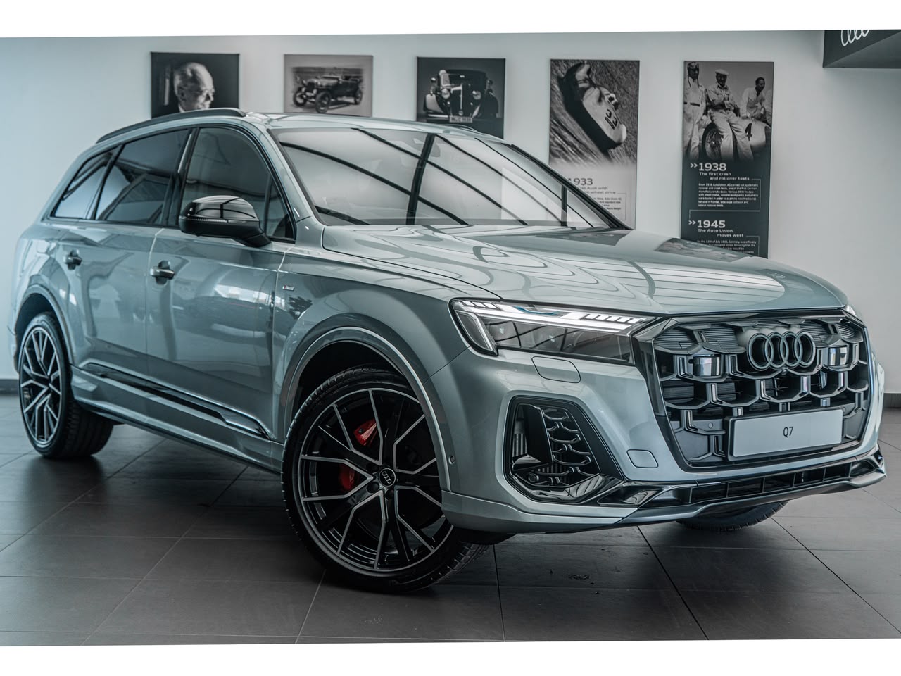New 2026 Audi Q7 55TFSI quattro Black Edition