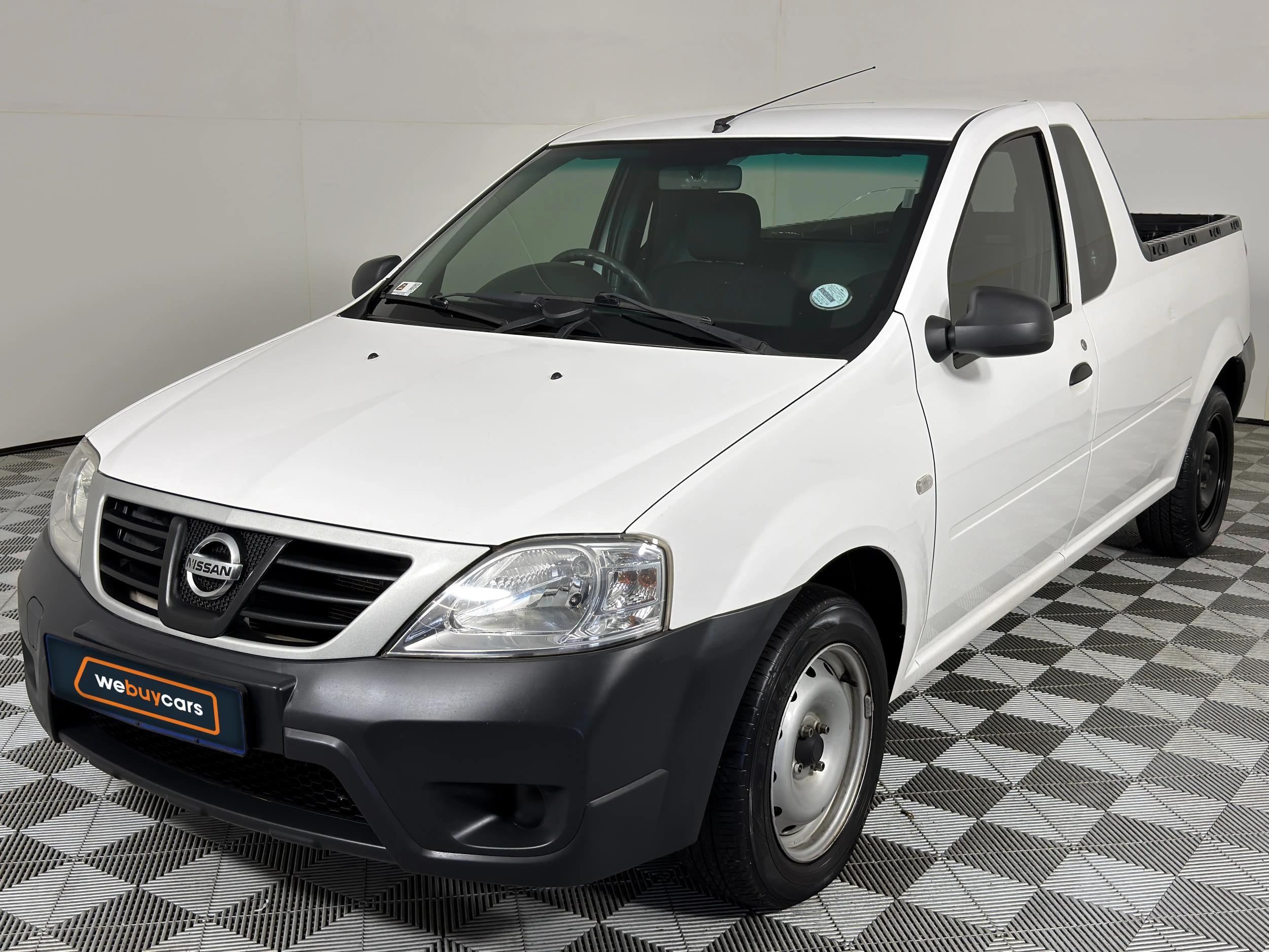 Used 2022 Nissan NP200 1.6i safety pack