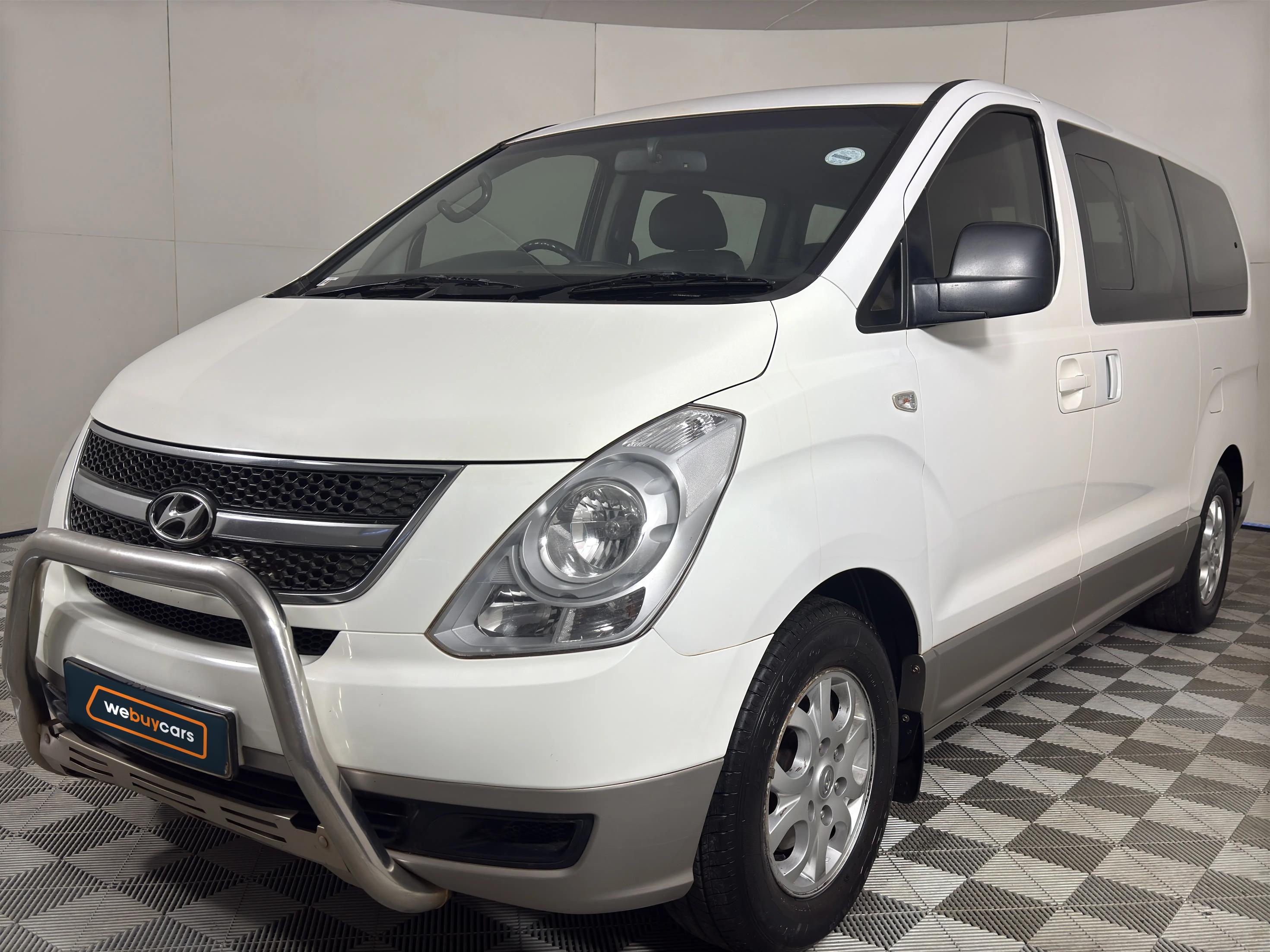 Used 2015 Hyundai H-1 2.4 bus Executive
