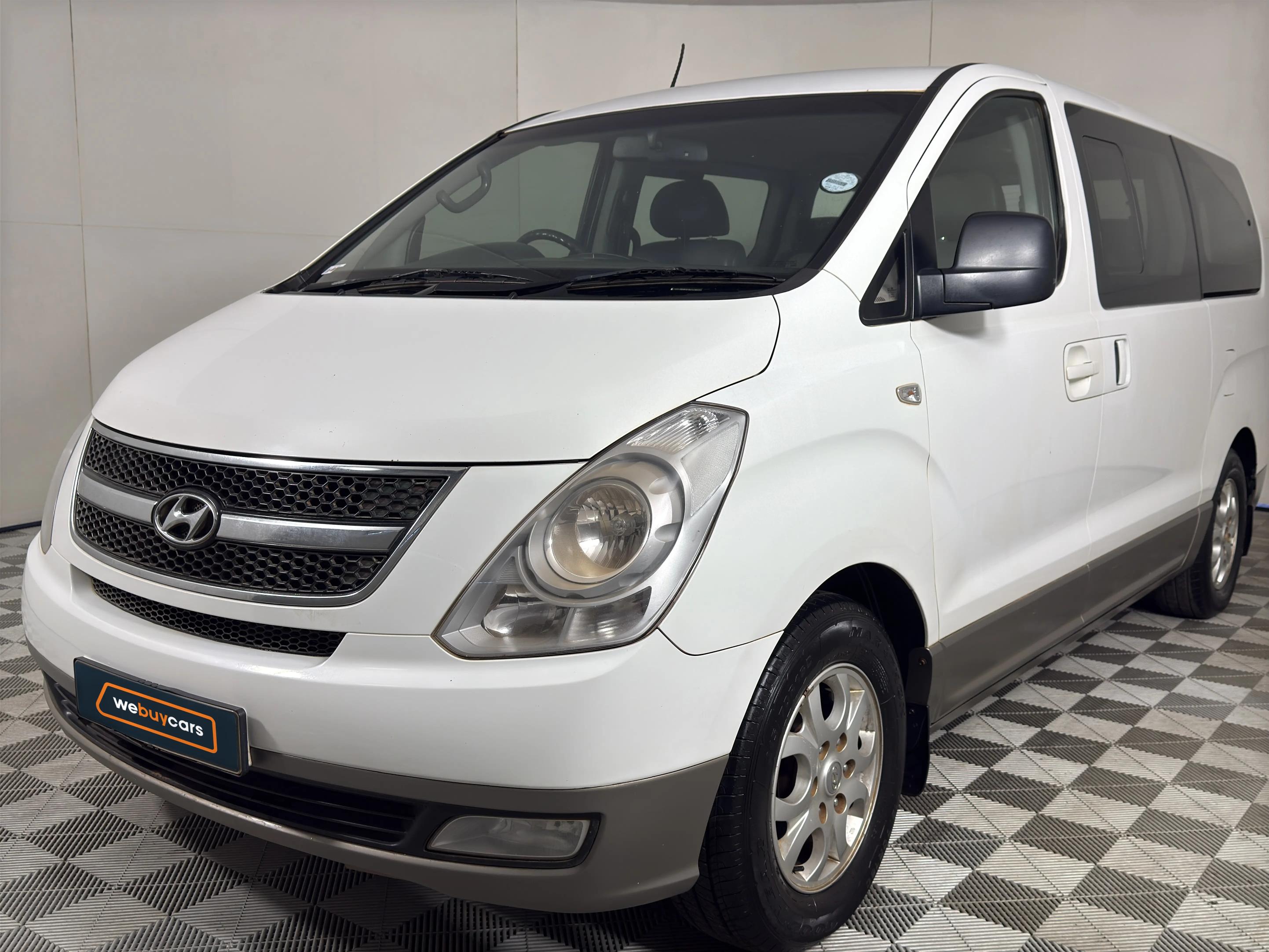 Used 2015 Hyundai H-1 2.4 bus Executive
