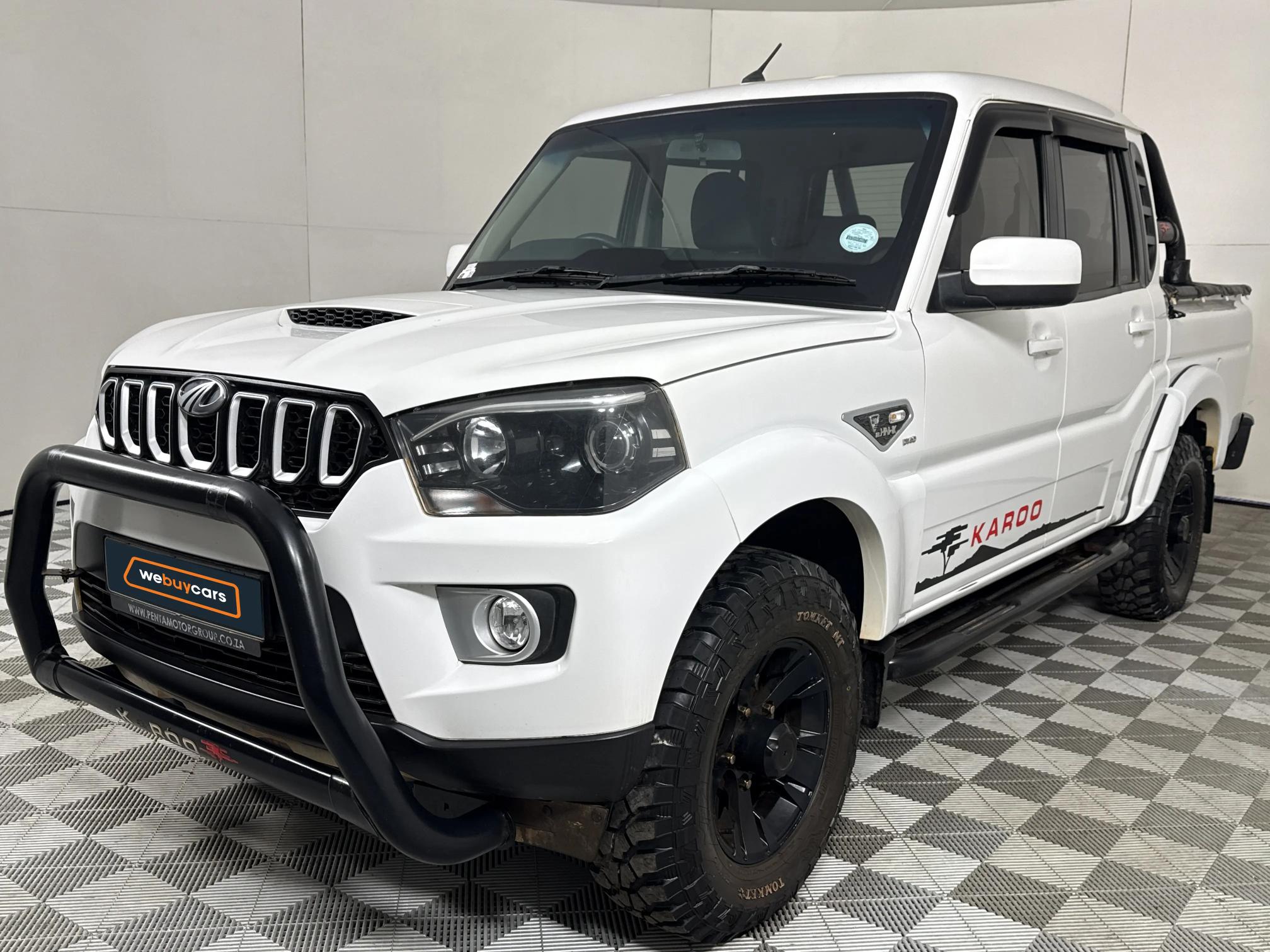 Used 2023 Mahindra Pik Up 2.2CRDe double cab S6 manual