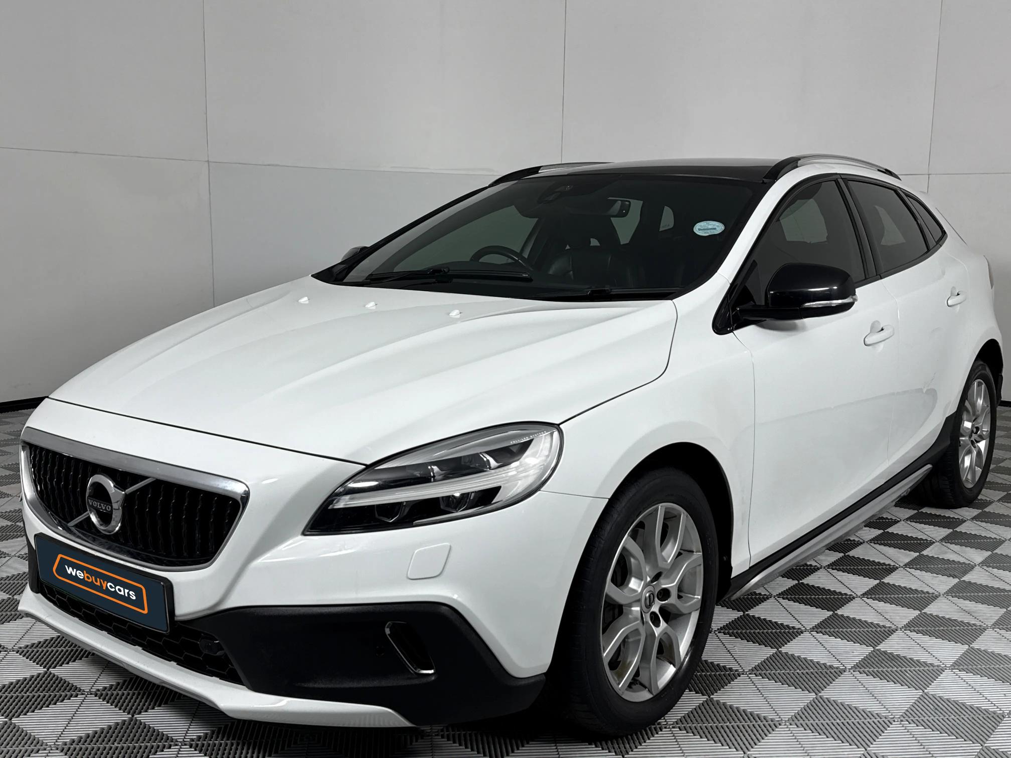 Used 2019 Volvo V40 Cross Country T4 Momentum auto