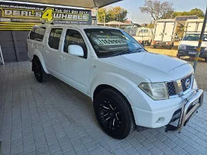 New 2011 Nissan Navara 2.5dCi double cab LE