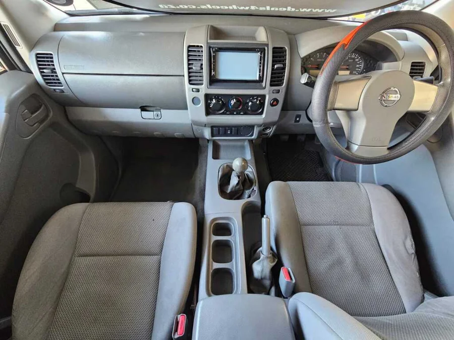New 2011 Nissan Navara 2.5dCi double cab LE - Deals 4 Wheels New 2011 Nissan Navara 2.5dCi double cab LE - Deals 4 Wheels