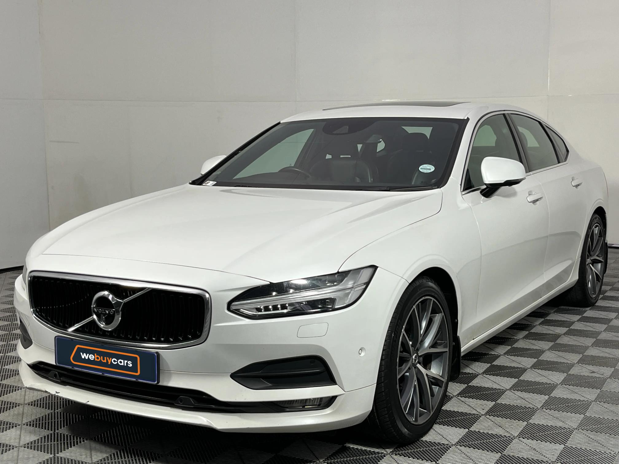 Used 2018 Volvo S90 D4 Momentum