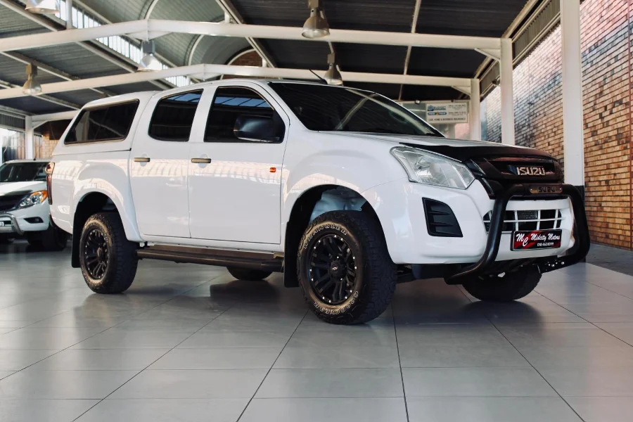 Used 2022 Isuzu D-Max Gen 6 250 double cab Hi-Ride manual - Midcity Motors Klerksdorp Used 2022 Isuzu D-Max Gen 6 250 double cab Hi-Ride manual - Midcity Motors Klerksdorp