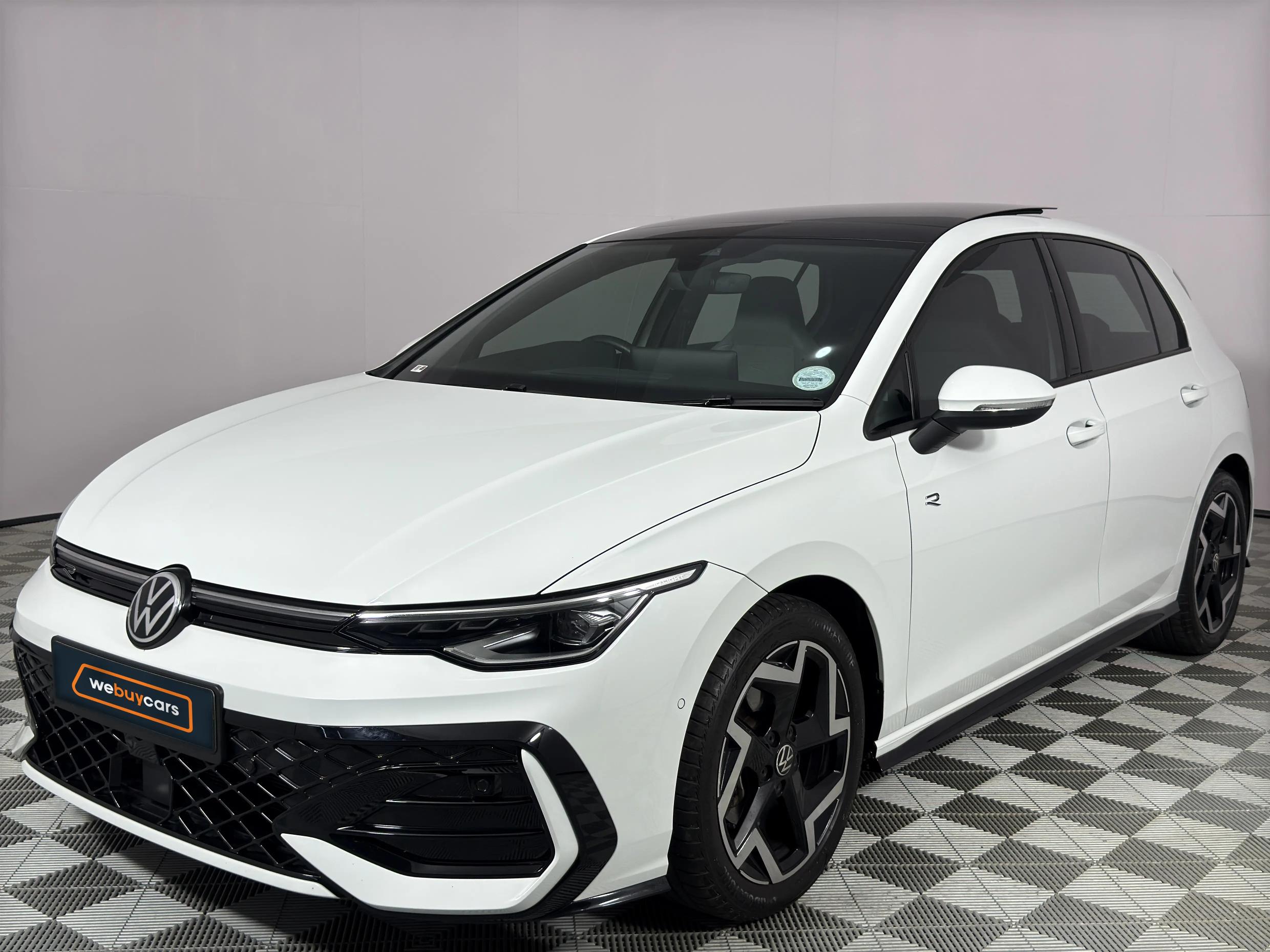 Used 2025 Volkswagen Golf 1.4TSI R-Line Plus