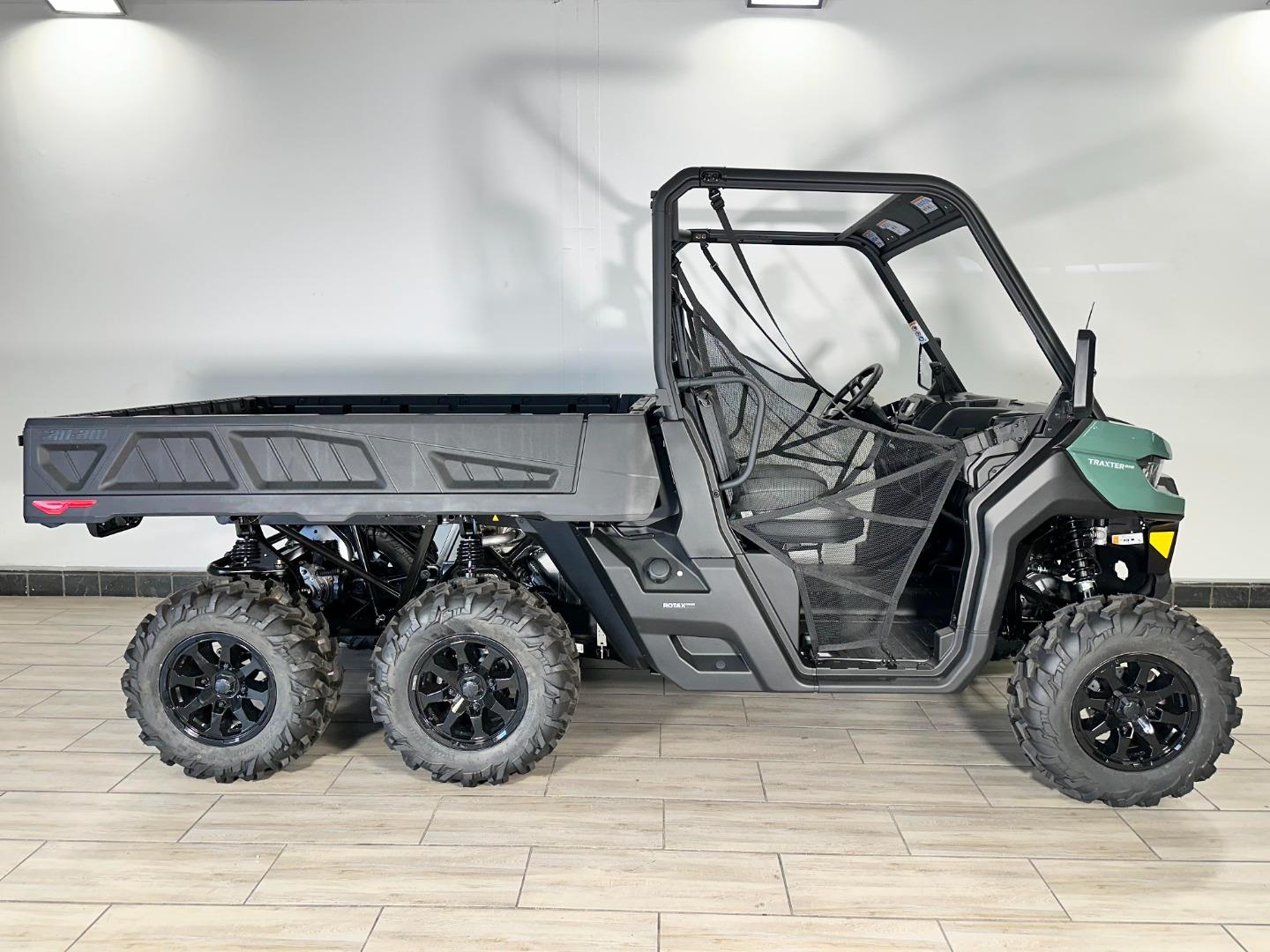 New 2026 Can-Am Traxter HD10 6 x 6