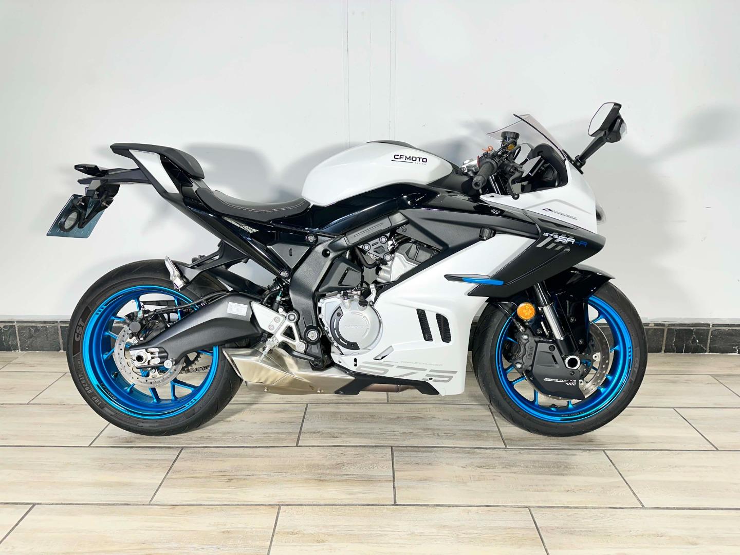 New 2026 CFMOTO 675SR-R Glacier White