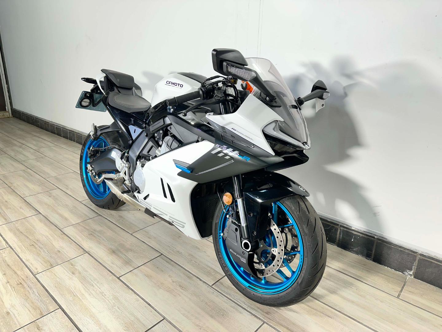 New 2026 CFMOTO 675 SR R Glacier White