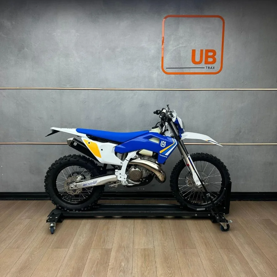 New 2025 Husqvarna TE 300 HERITAGE - UB Leisure New 2025 Husqvarna TE 300 HERITAGE - UB Leisure