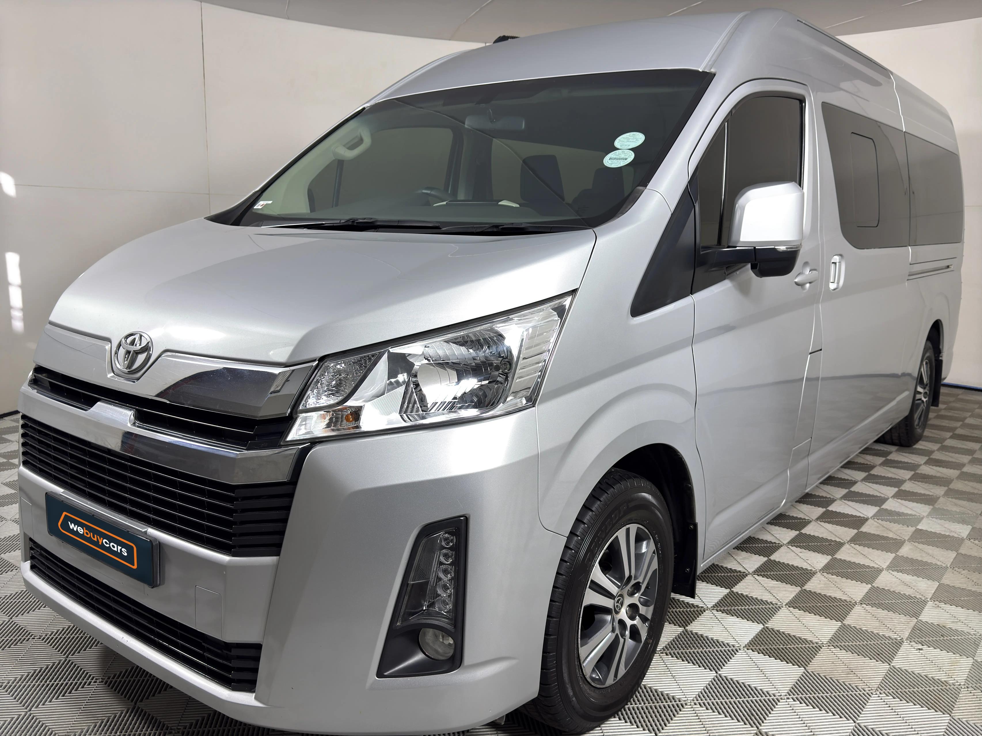 Used 2022 Toyota Quantum 2.8 SLWB bus 14-seater GL auto