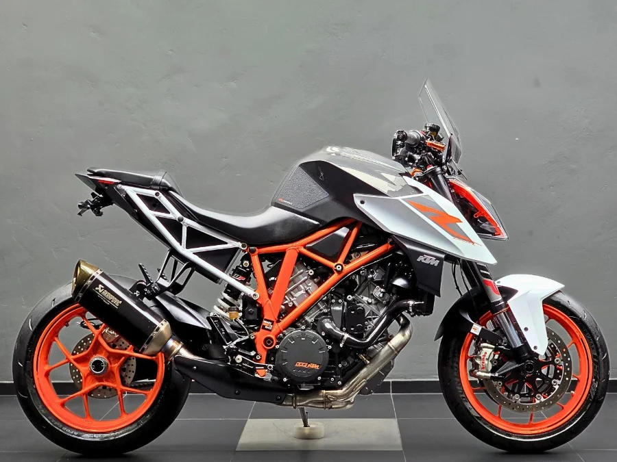 Used 2017 KTM 1290 SUPER DUKE R - Bikeshop Boksburg Used 2017 KTM 1290 SUPER DUKE R - Bikeshop Boksburg