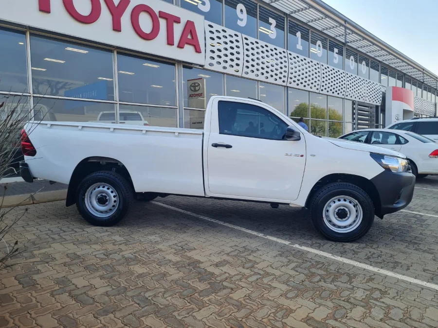 Used 2025 Toyota Hilux 2.4GD-6 single cab 4x4 SR - Godrich Toyota Used 2025 Toyota Hilux 2.4GD-6 single cab 4x4 SR - Godrich Toyota