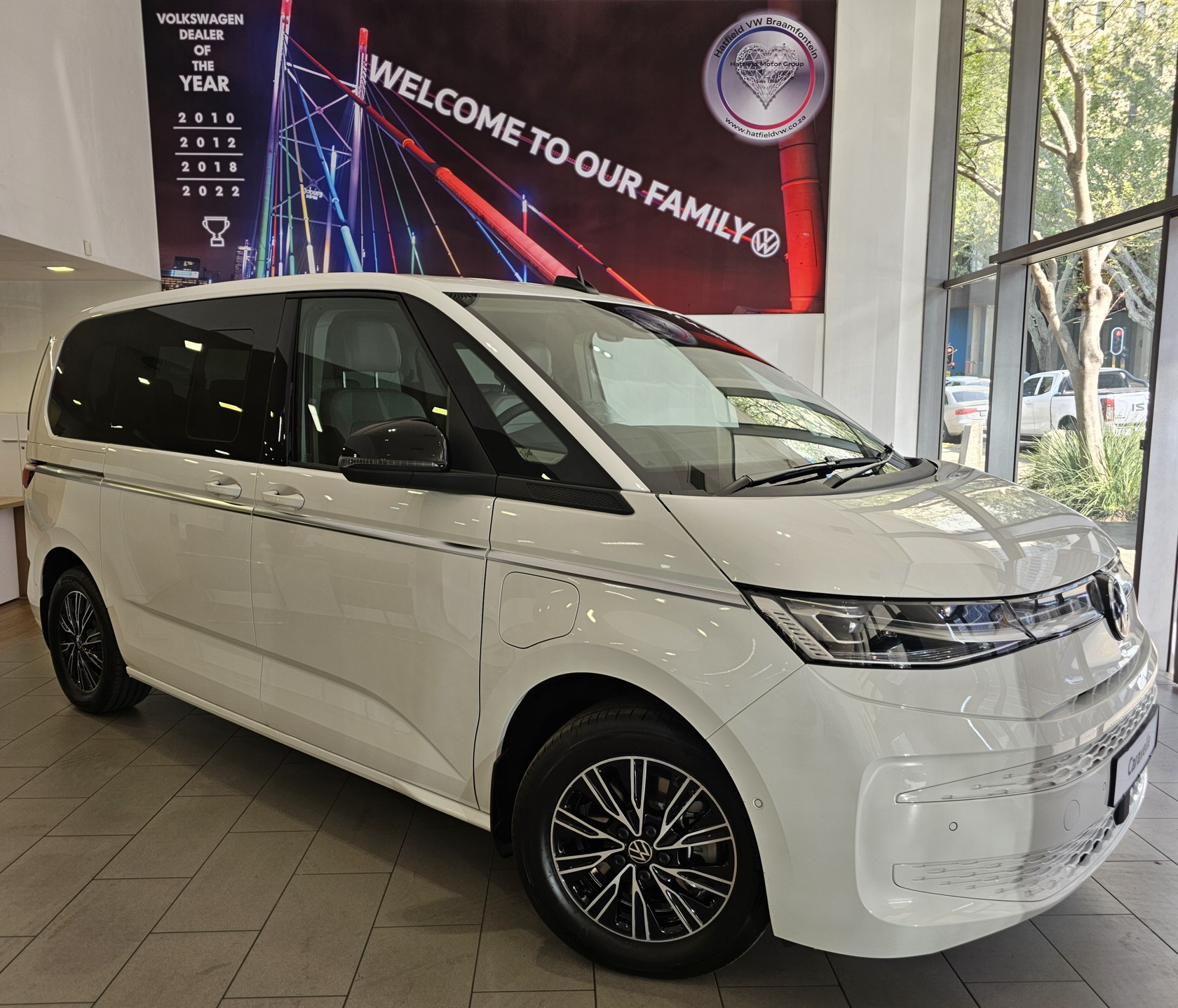 New 2026 Volkswagen Caravelle 1.5TSI eHybrid Style 4Motion