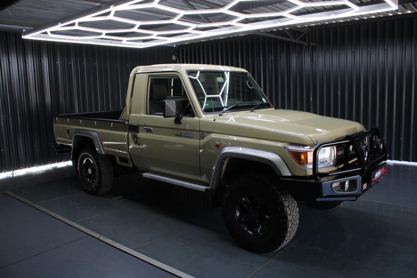 Used 2017 Toyota Land Cruiser 79 4.0 V6 single cab