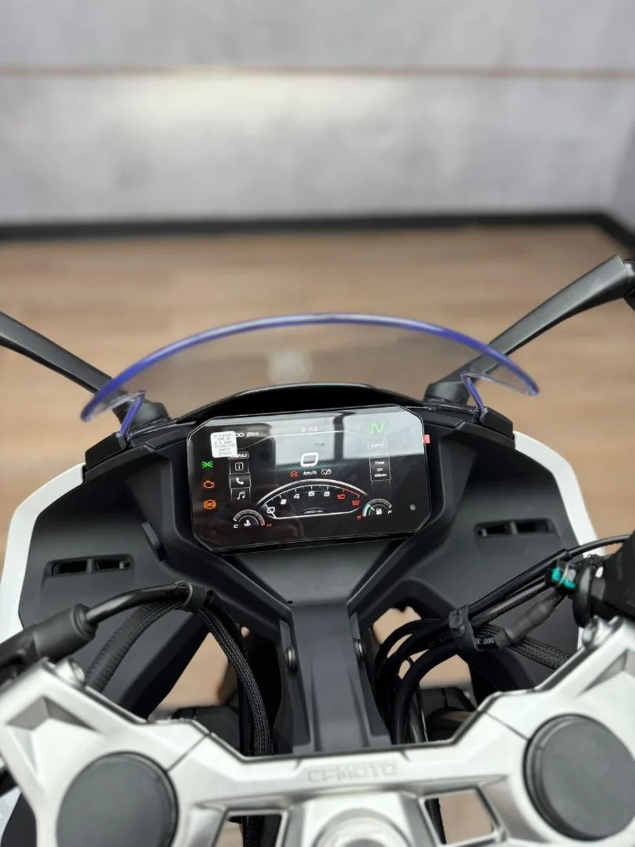 New 2025 CFMOTO 300 SR - UB Leisure