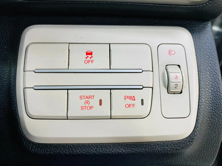 Used 2022 Mahindra XUV300 1.2T W8 - BOTHA AND DEYSEL EXECUTIVE MOTORS