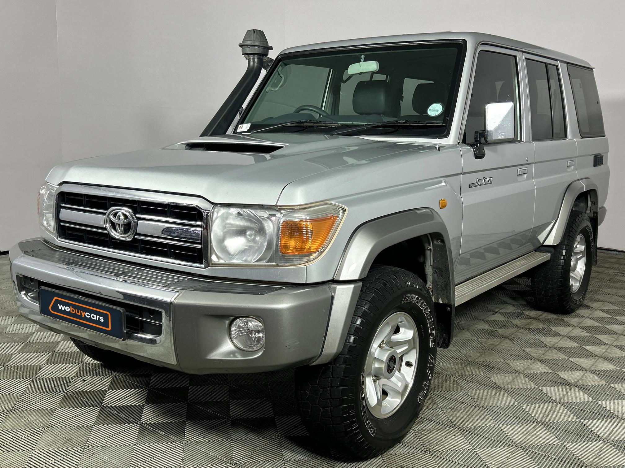 Used 2015 Toyota Land Cruiser 76 4.5D-4D V8 station wagon LX