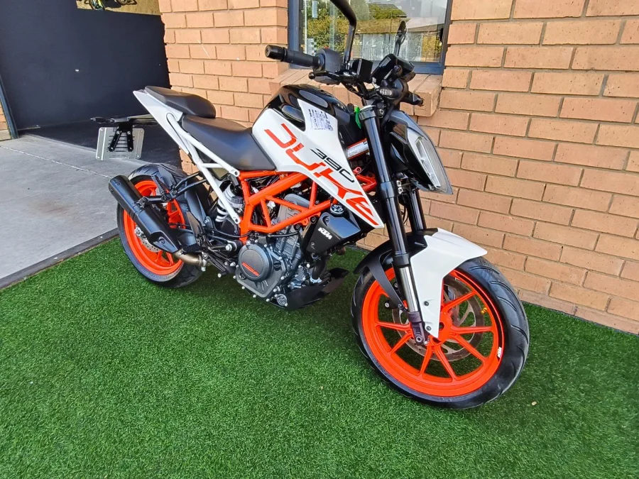 Used 2017 KTM DUKE 390 Manual - The Diff And Chain Used 2017 KTM DUKE 390 Manual - The Diff And Chain